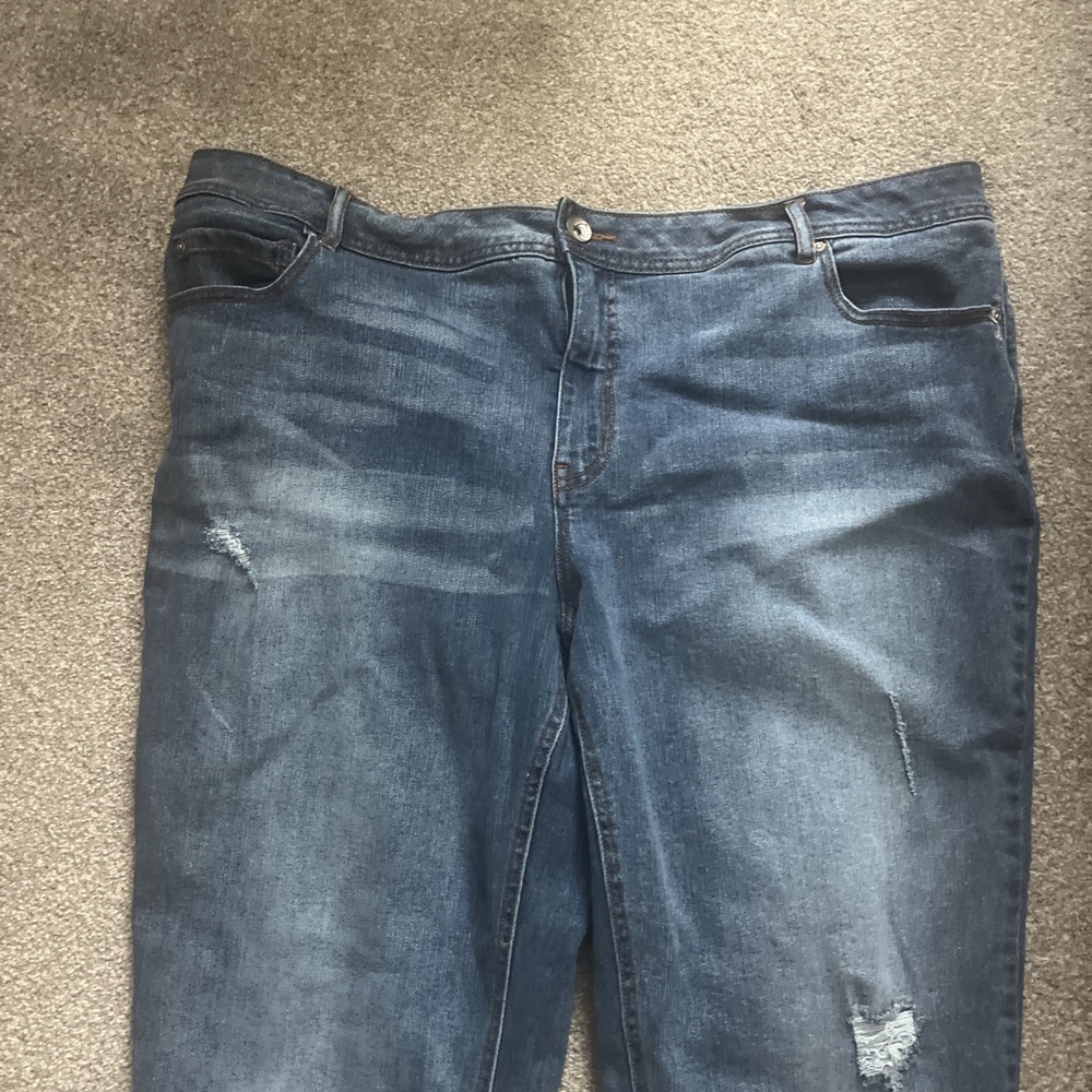 Cato 22W  EST 1946 Denim Curvy Jeans Capris  24" Inseam Medium Wash - Picture 4 of 13